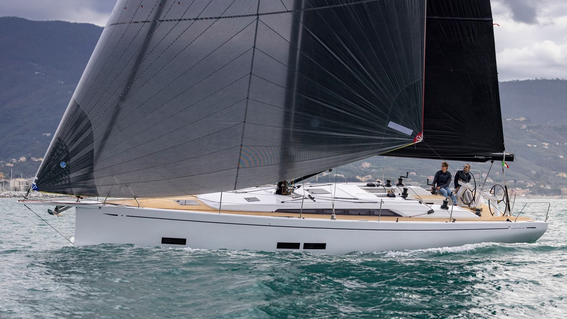 2020 Grand Soleil GS 44