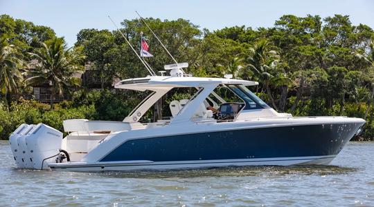 2022 Tiara Yachts 38 LS