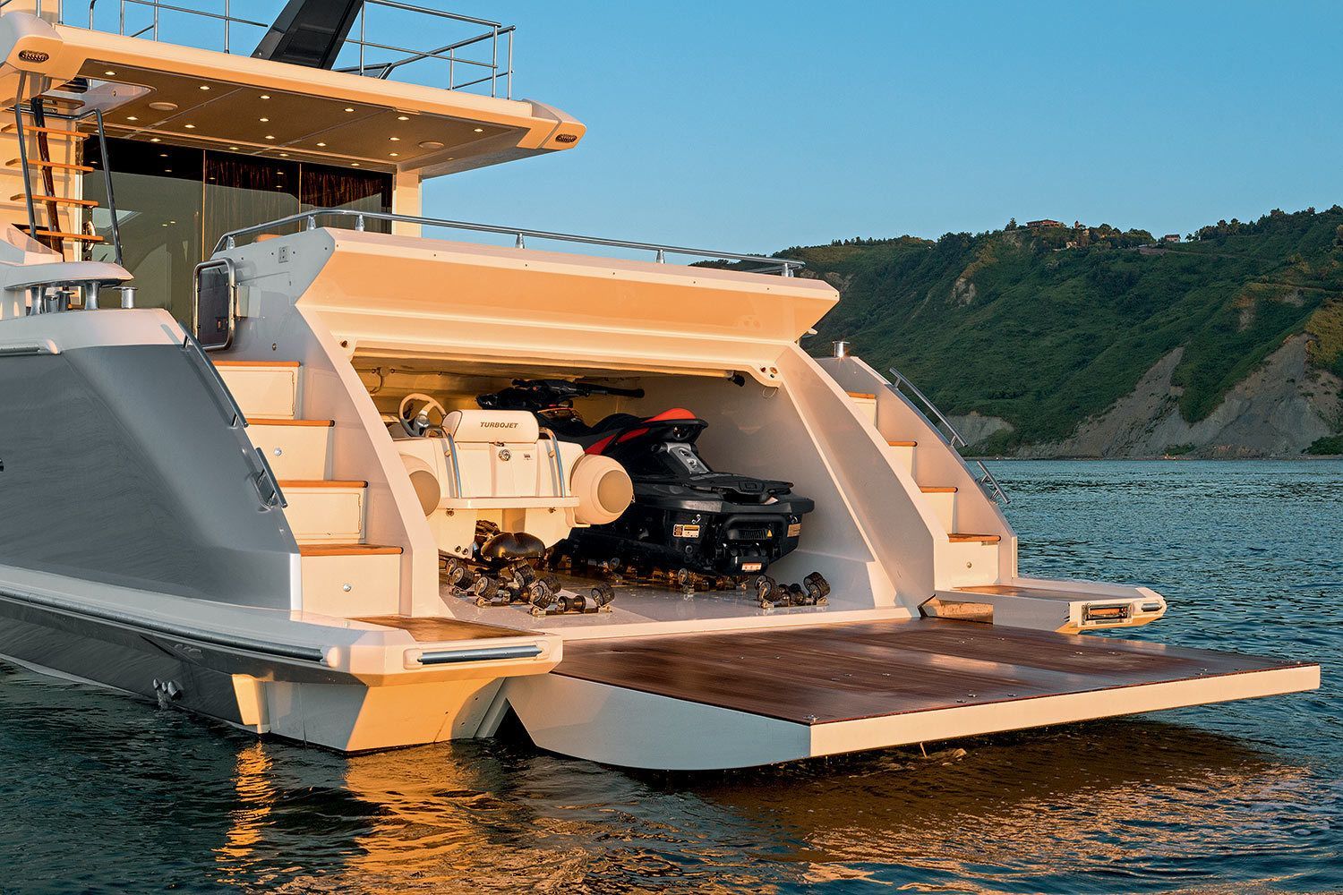 2017 Azimut Yachts S77