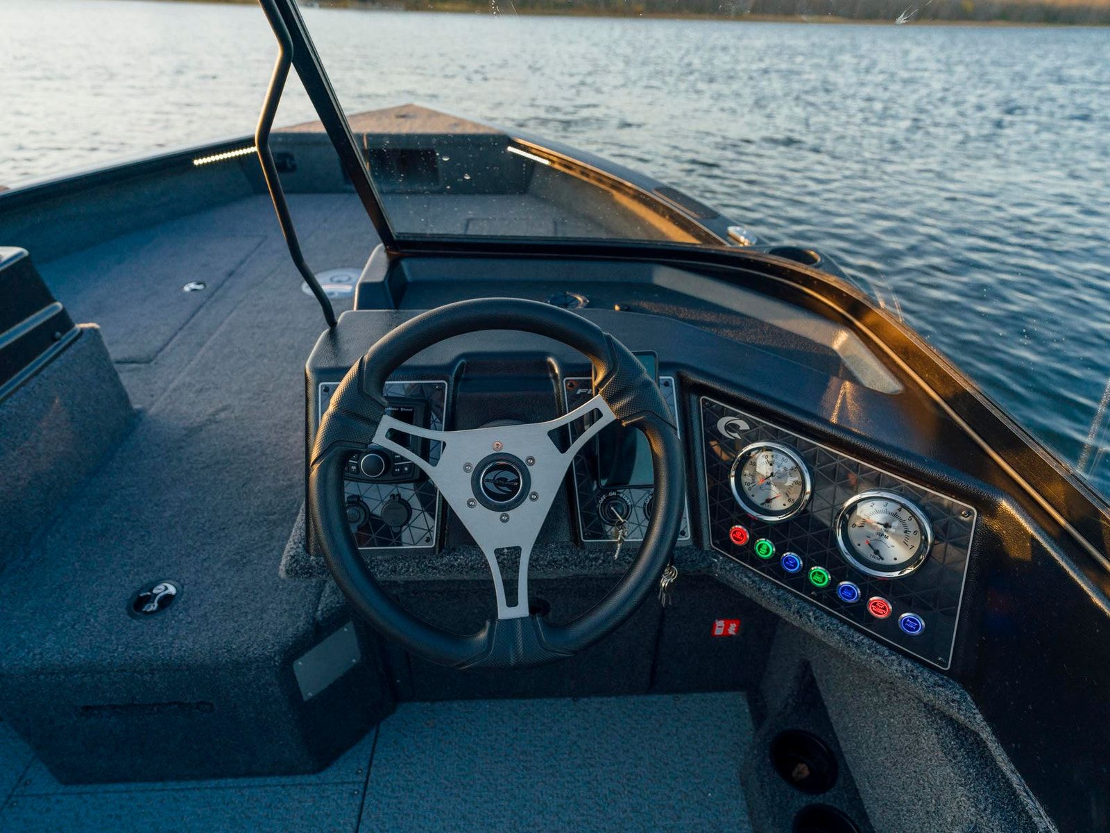 Crestliner 2050 Fish Hawk detail