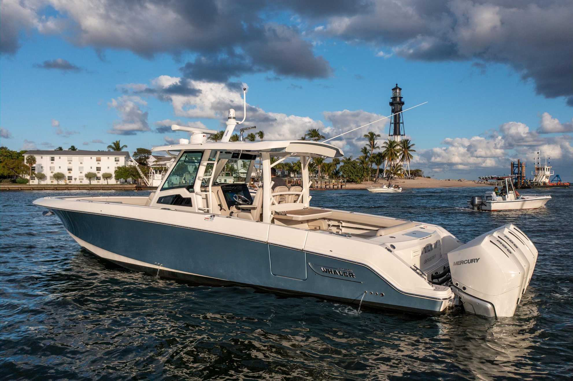 2022 Boston Whaler 380 Outrage