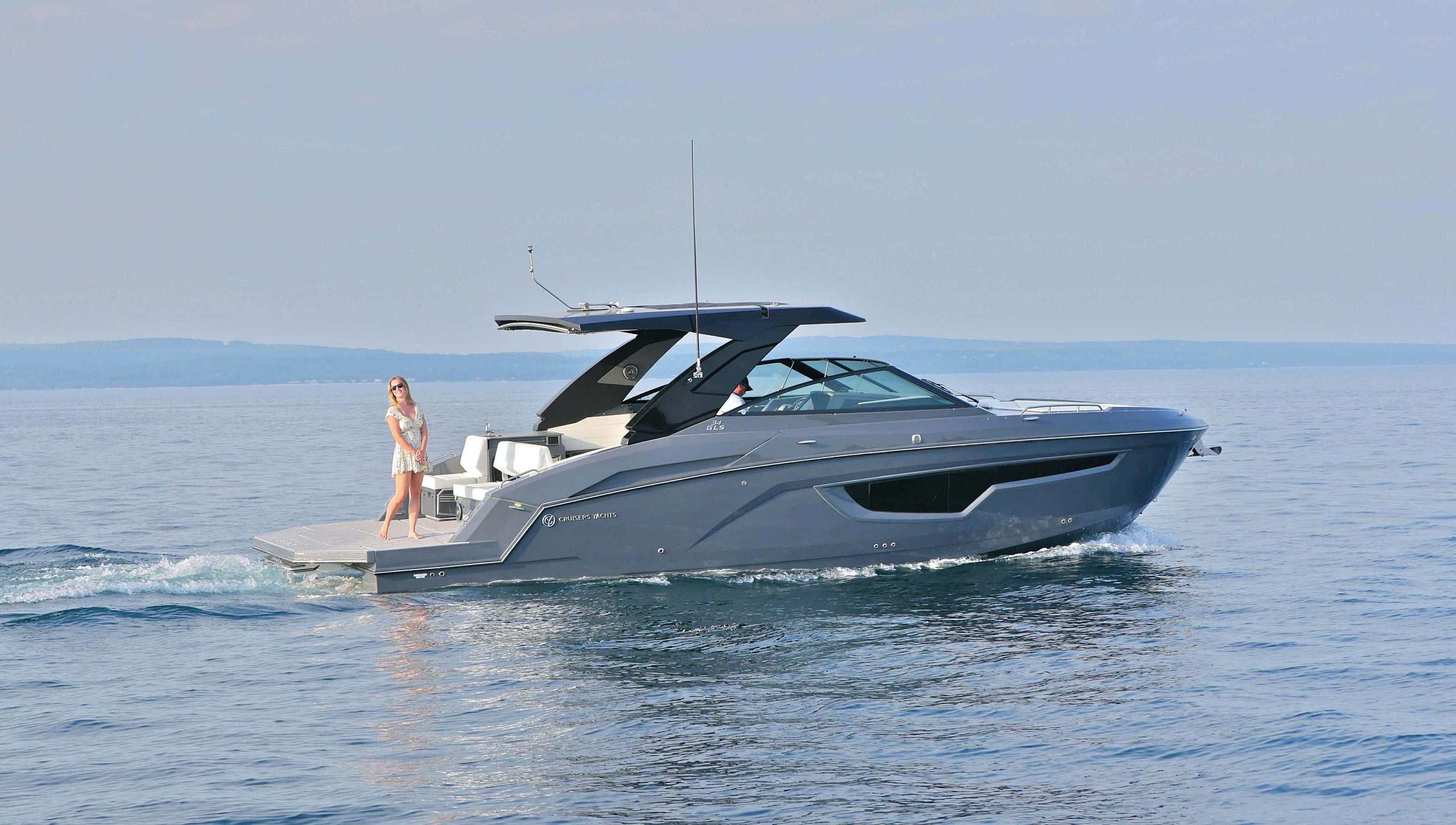 2022 Cruisers Yachts 34 GLS