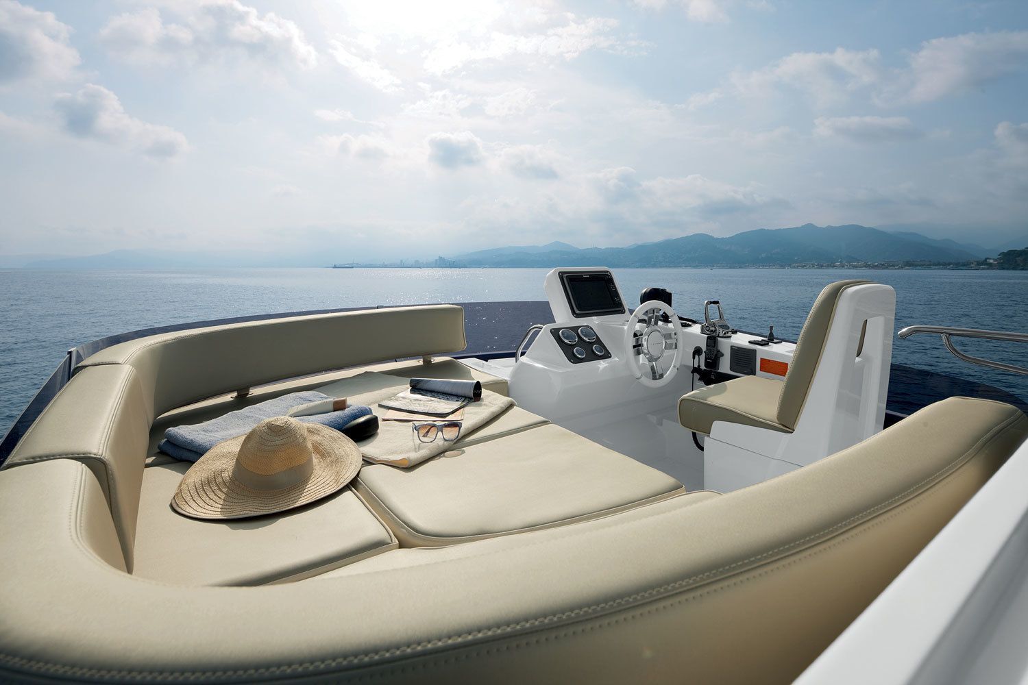 2013 Azimut Yachts Magellano 43