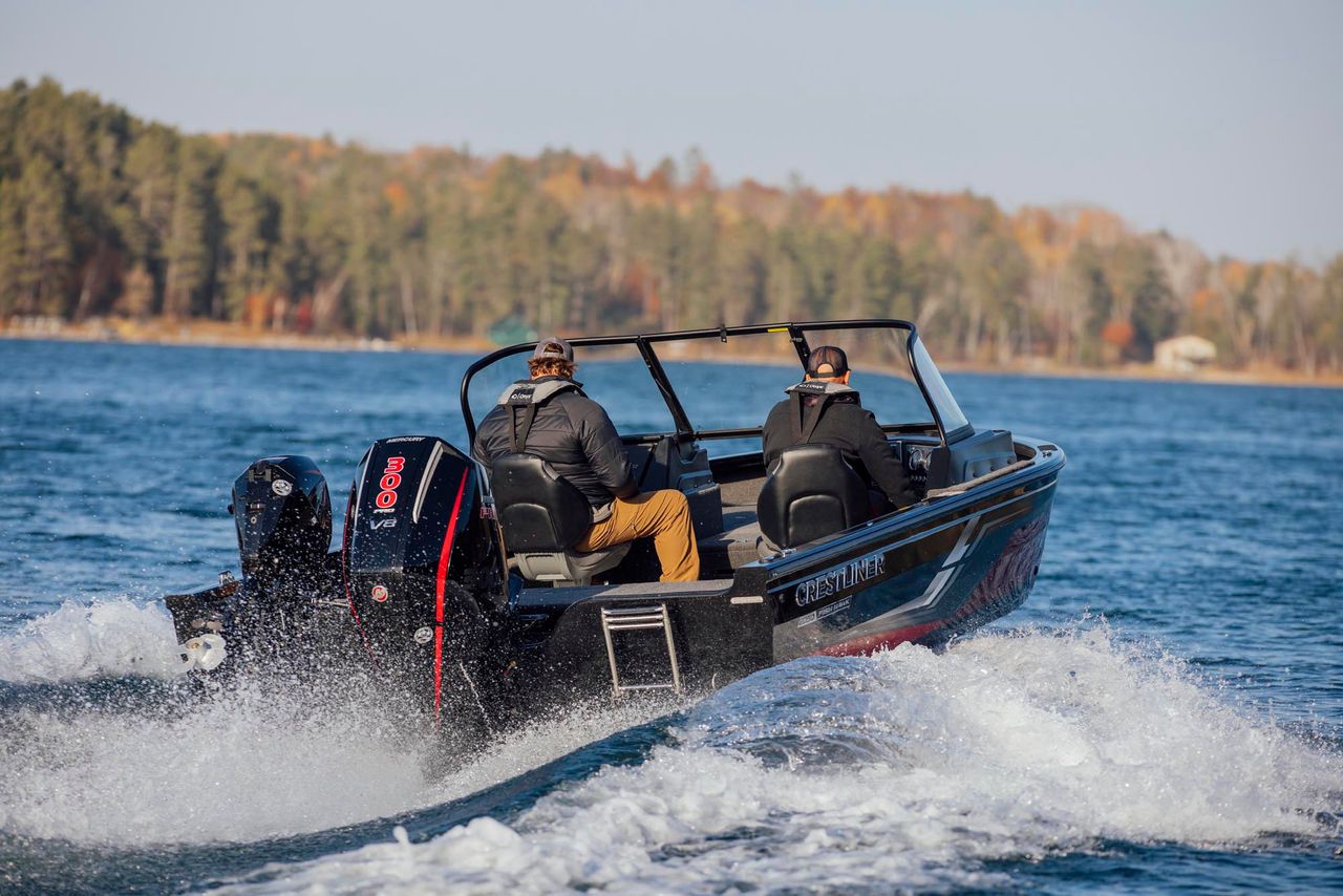 Crestliner 2050 Fish Hawk fishing