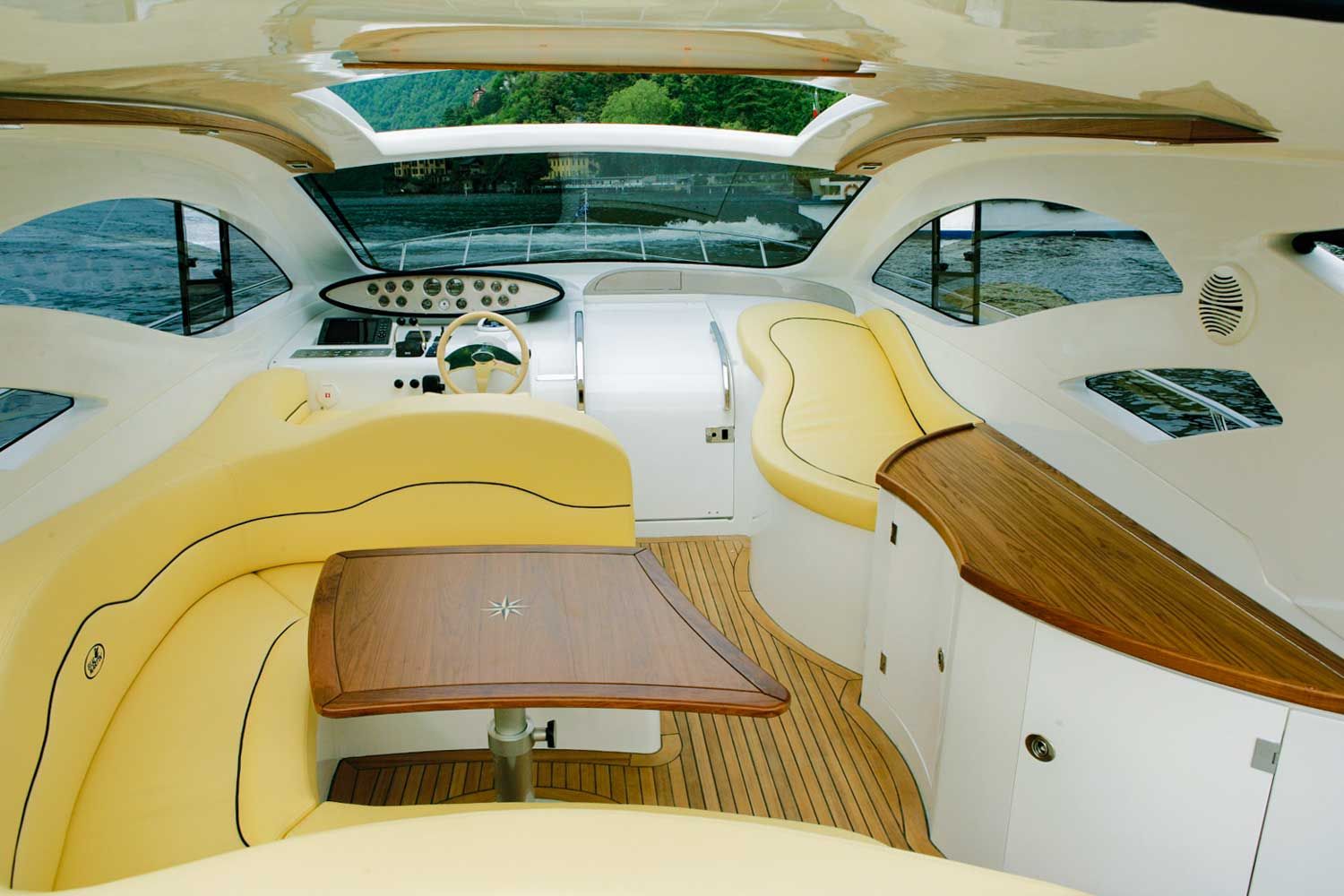 2020 Blu Martin Yachts SeaTop 13.90