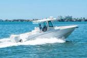 2013 Boston Whaler 320 Outrage