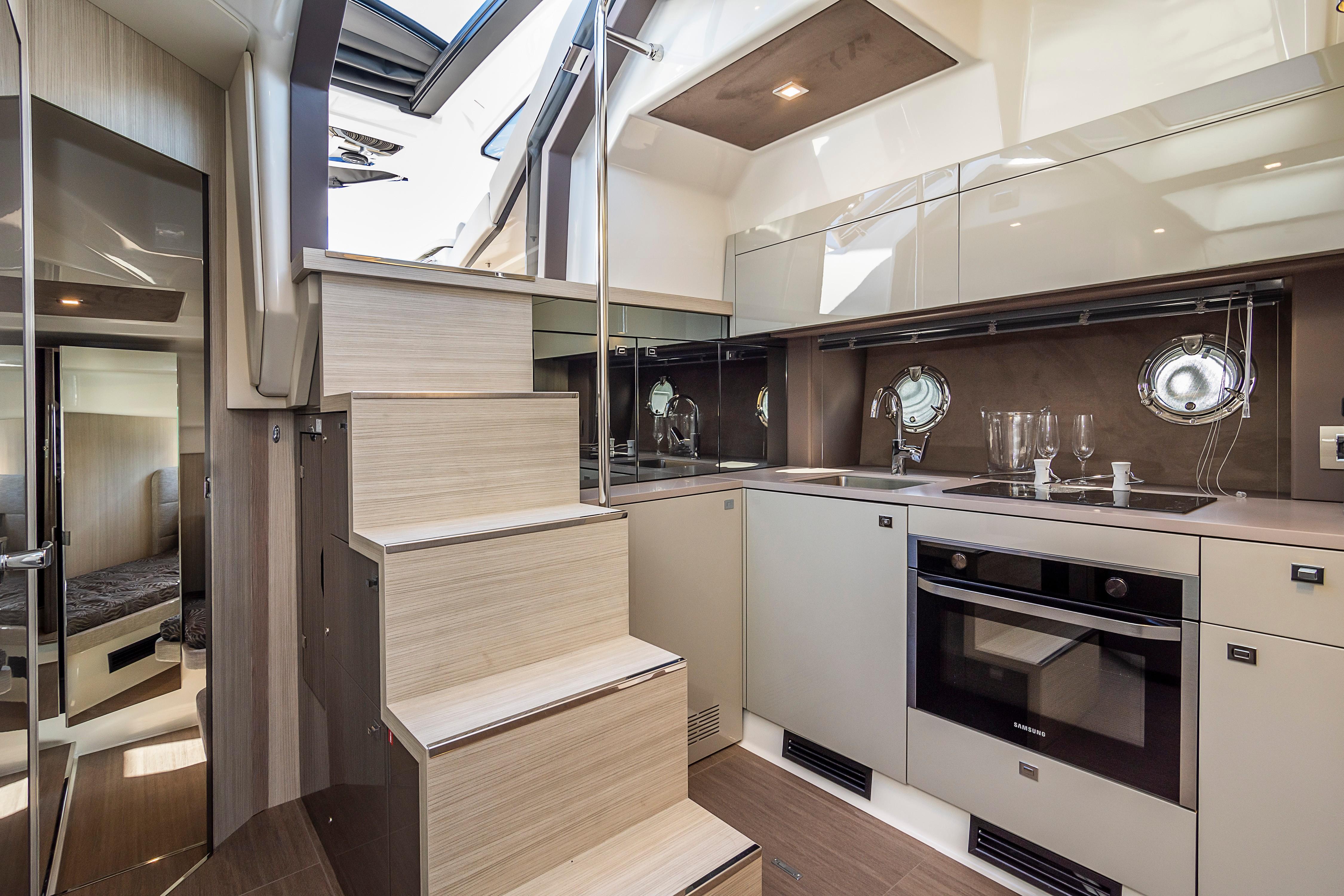 2019 Cranchi Yachts M 44 HT