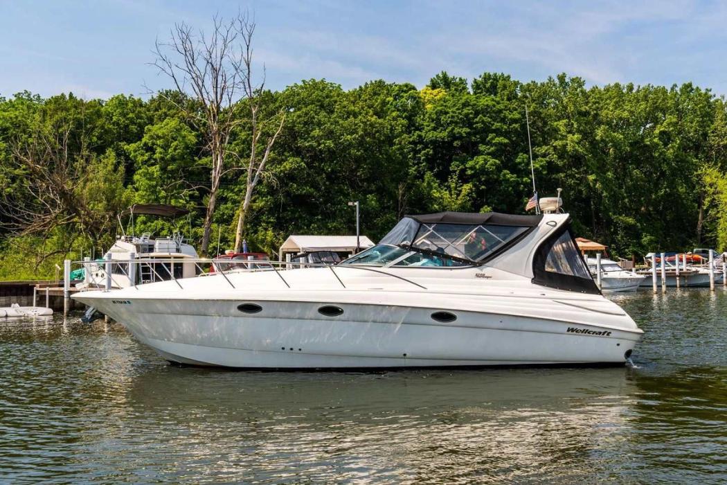 2001 Wellcraft 3700 Martinique