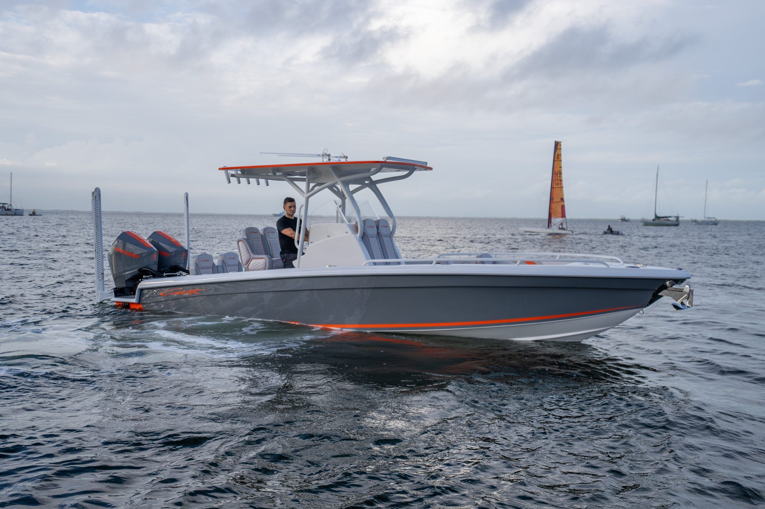 Concept 27 Open Deck centre console, photo 3