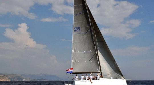 2022 Enavigo Yachts 38 Racer