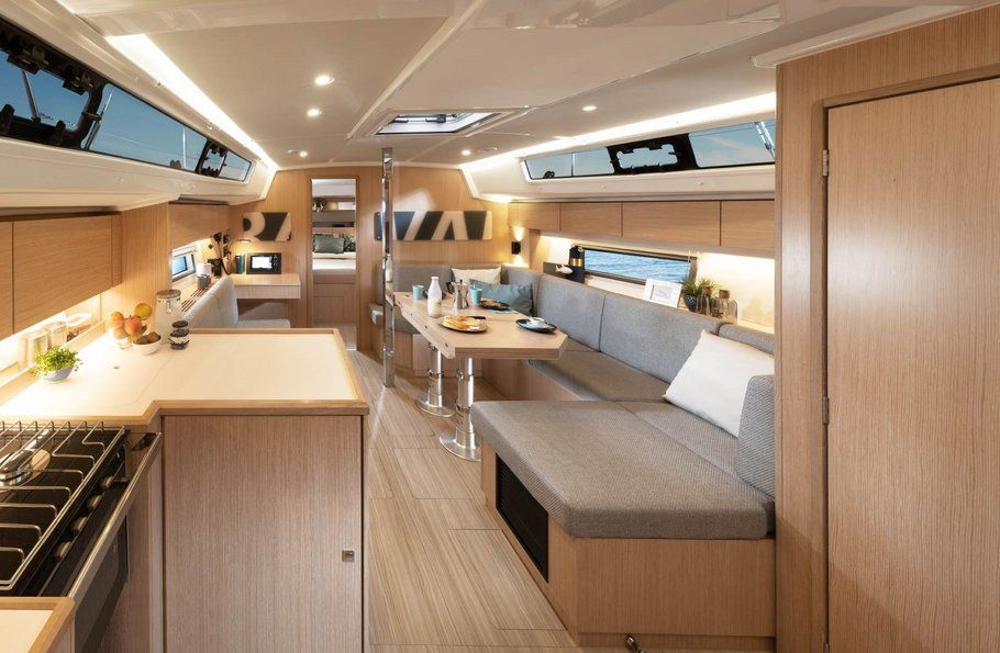 2022 Bavaria Yachts C42