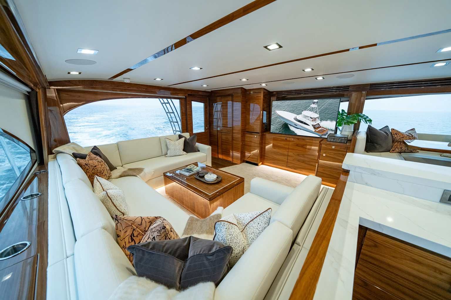 2023 Viking Yachts 82 Convertable