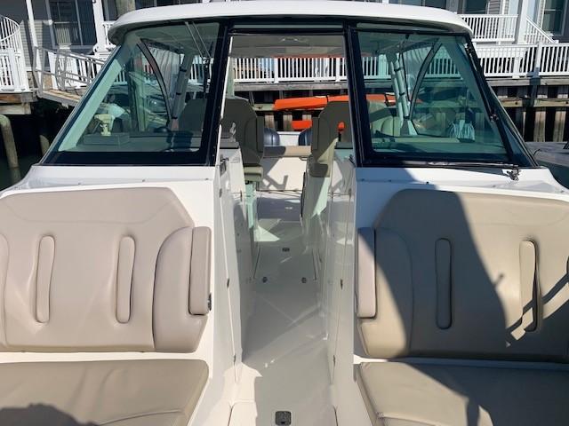2015 Pursuit Boats DC 325 Dual Console