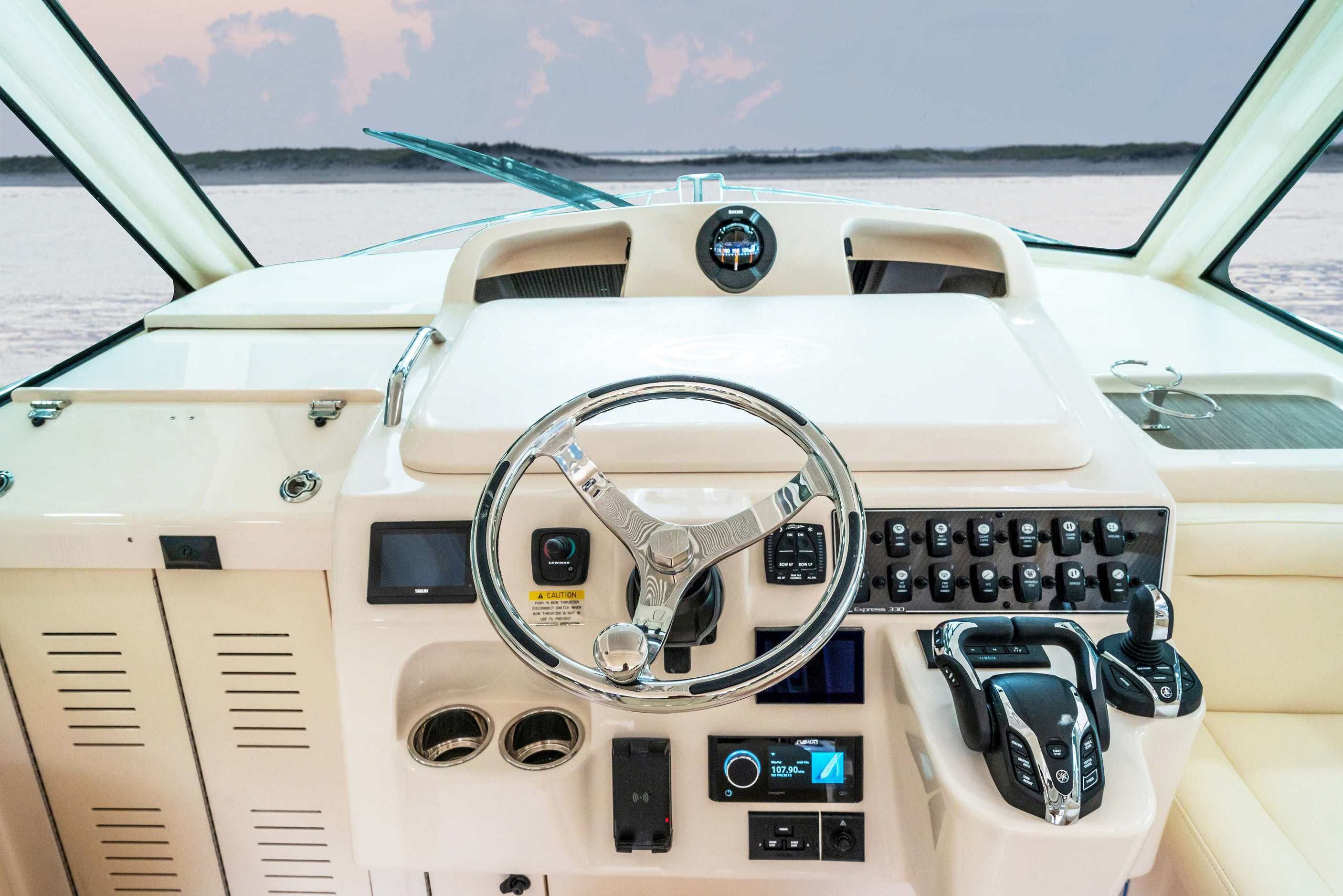 2022 Grady-White Express 330