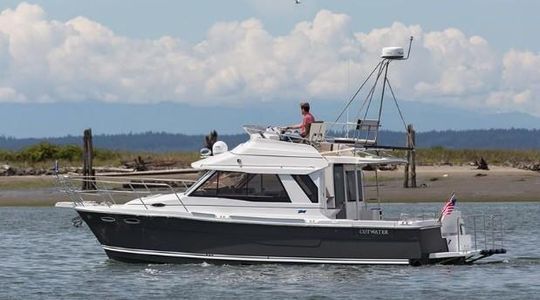 2022 Cutwater C-30 CB Luxury Edition