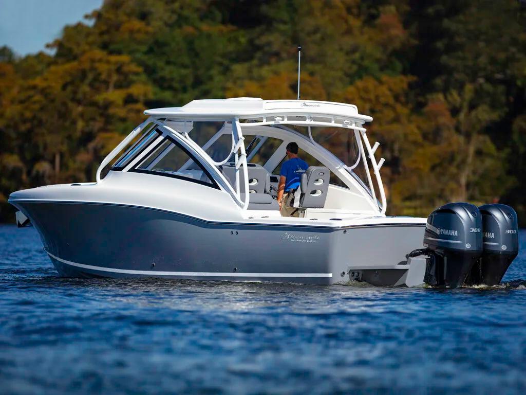 Albemarle 31 Dual Console photo 6