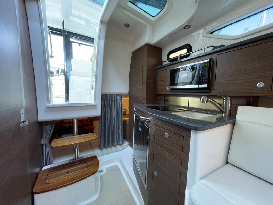 2023 Boston Whaler 325 Conquest Pilothouse