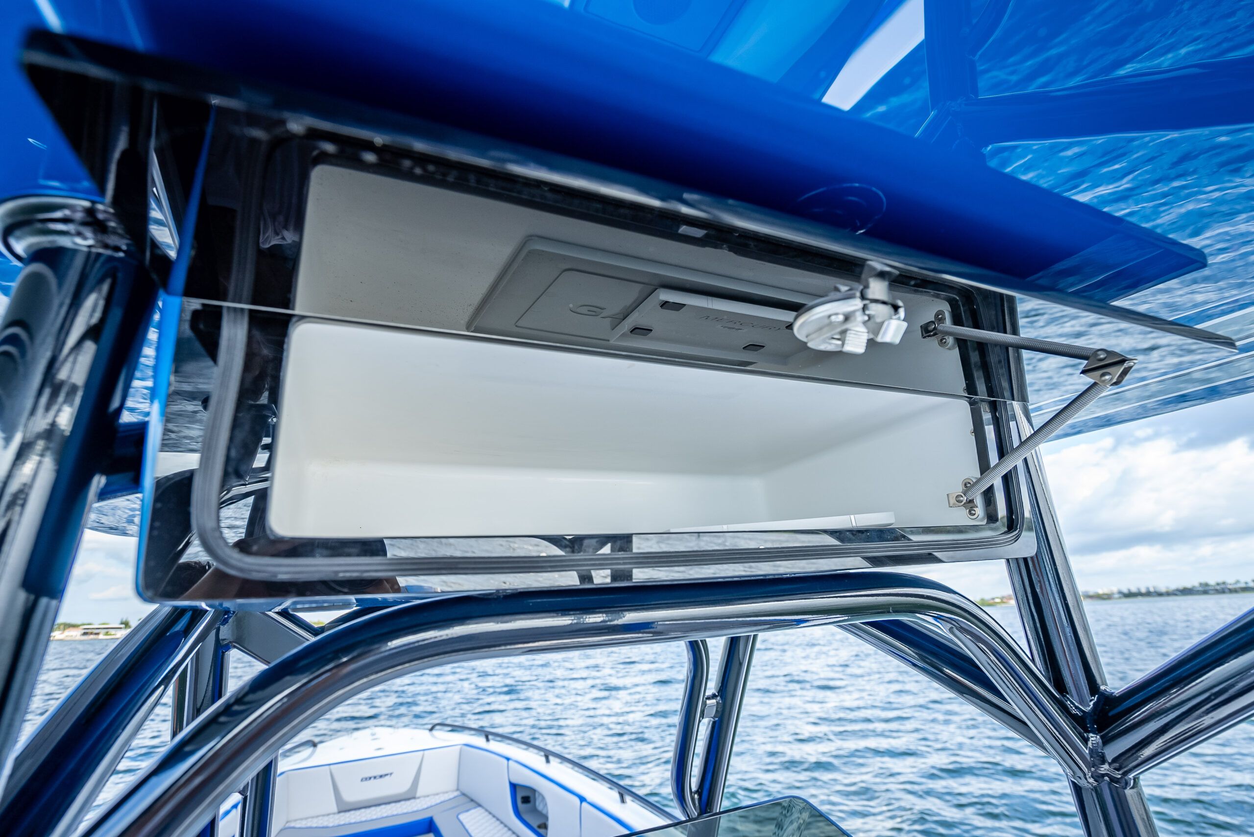 Concept 32 Open Deck centre console, photo 5