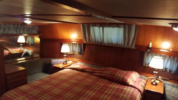 1990 Jefferson Yachts 42 Sundeck Motor Yacht