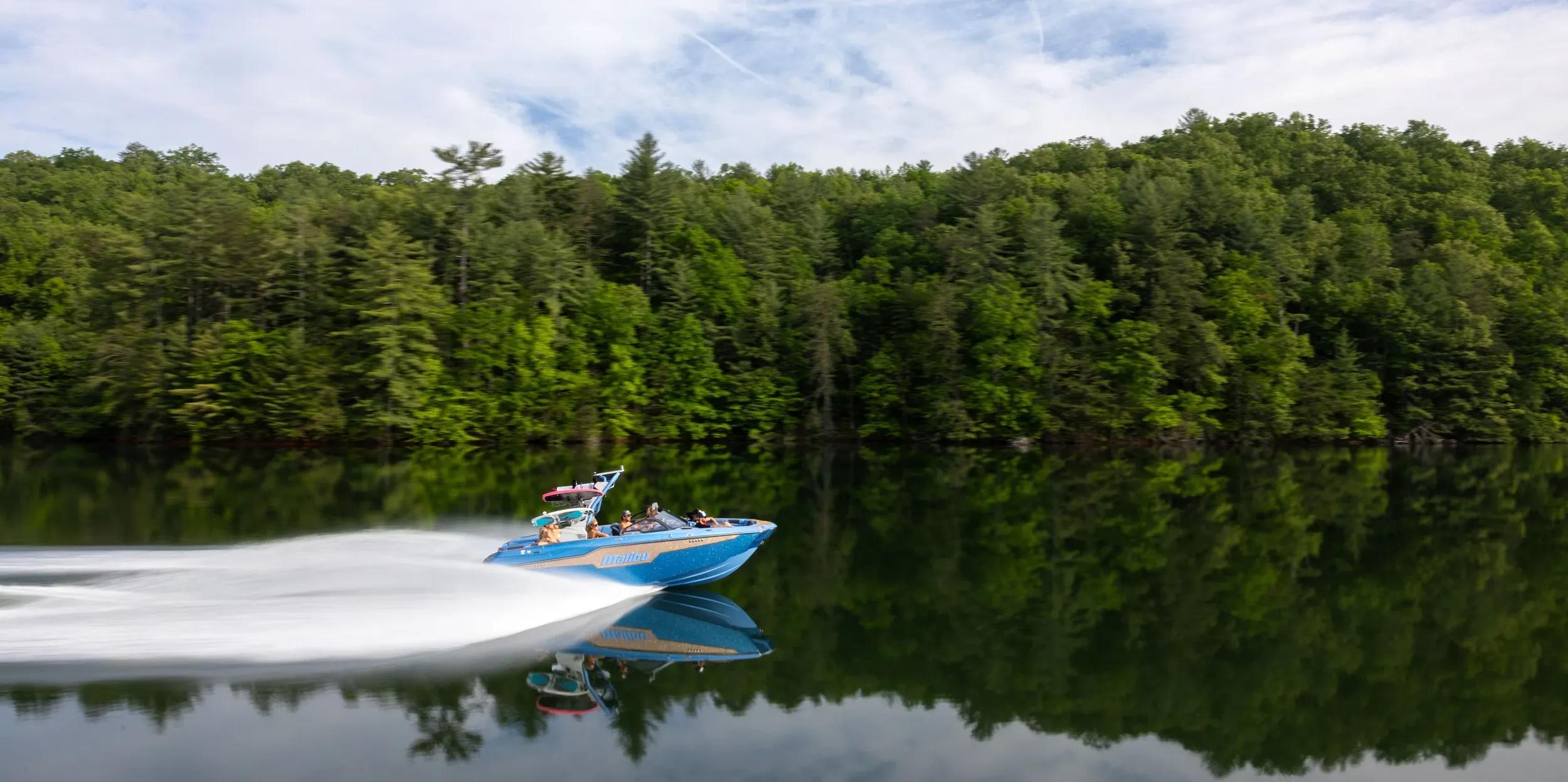 2021 Malibu Boats M220