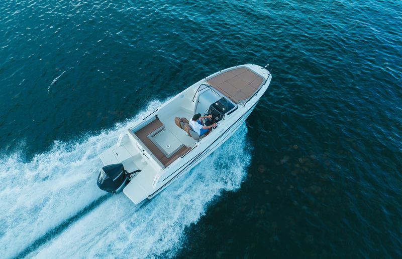 Quicksilver Activ 755 Sundeck, photo 1