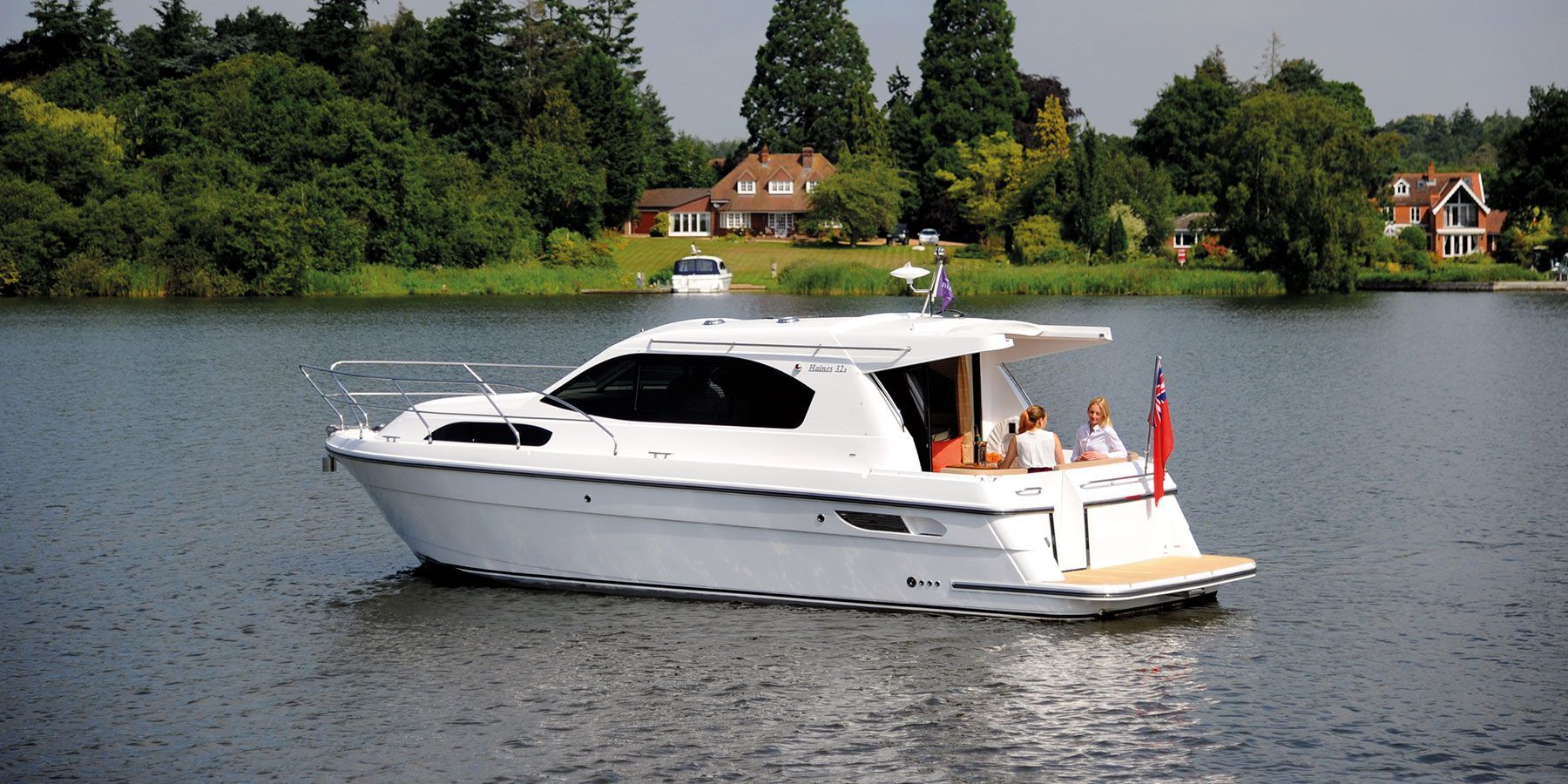 2019 Haines Marine 32 Sedan
