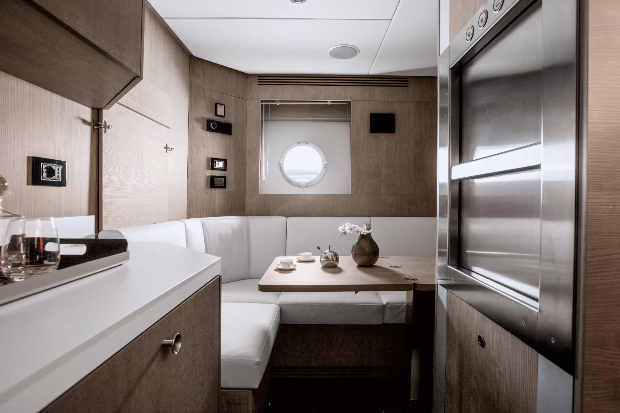 2019 Azimut Yachts S10