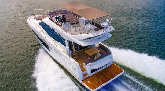 2021 Prestige Yachts 460