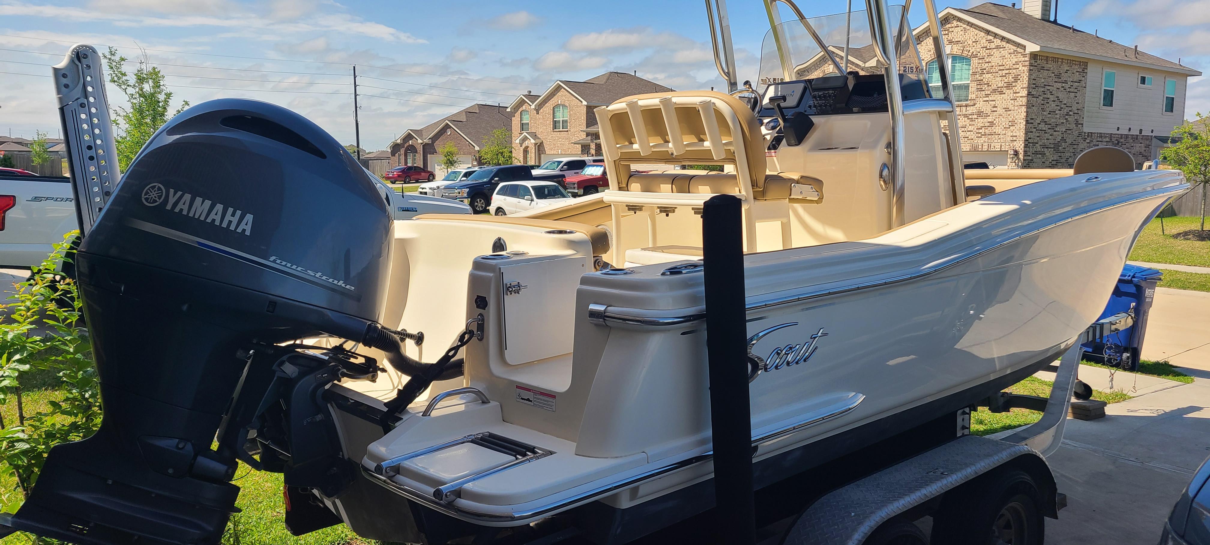 2019 Scout Boats 215 XSF