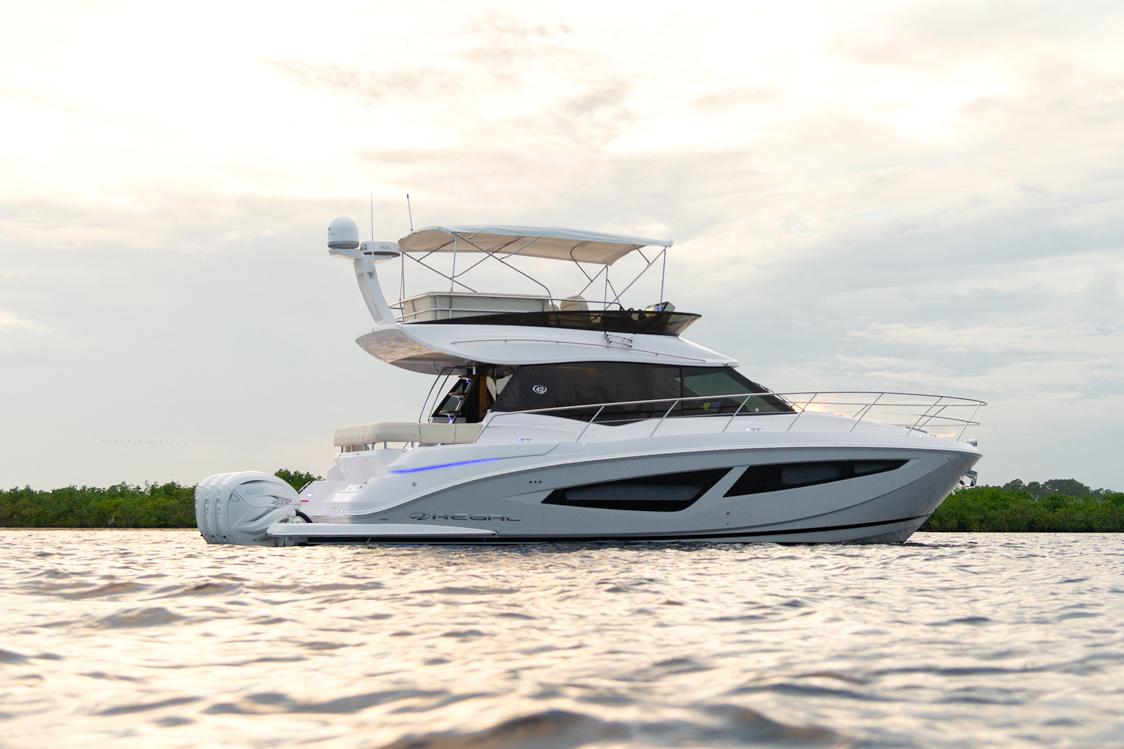 2022 Regal Boats 42 FXO