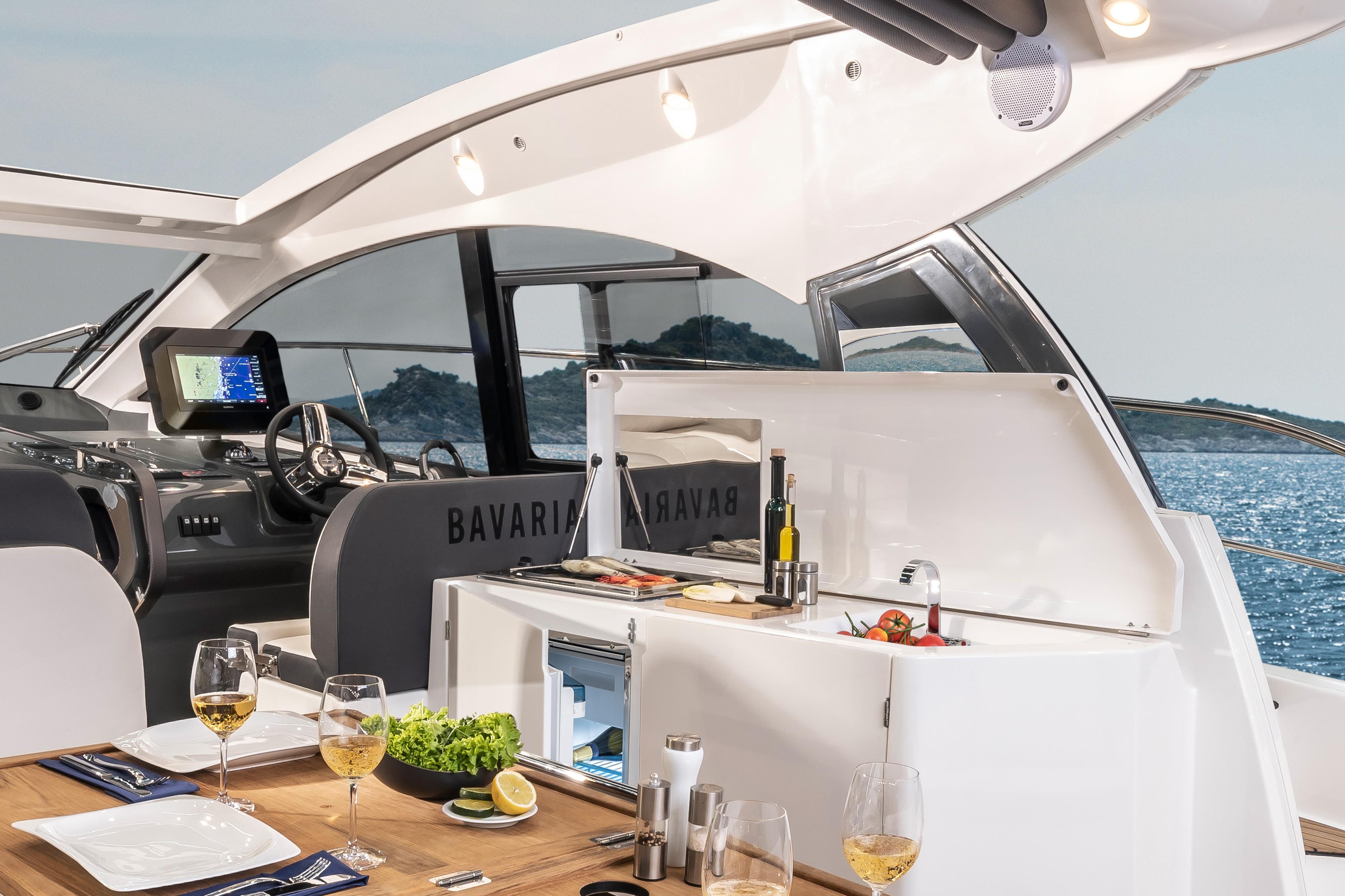 2022 Bavaria Yachts SR41 HT