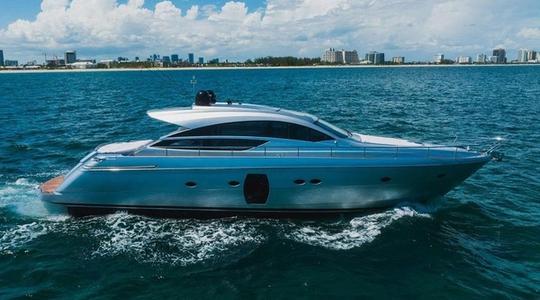 2010 Pershing Yachts 64