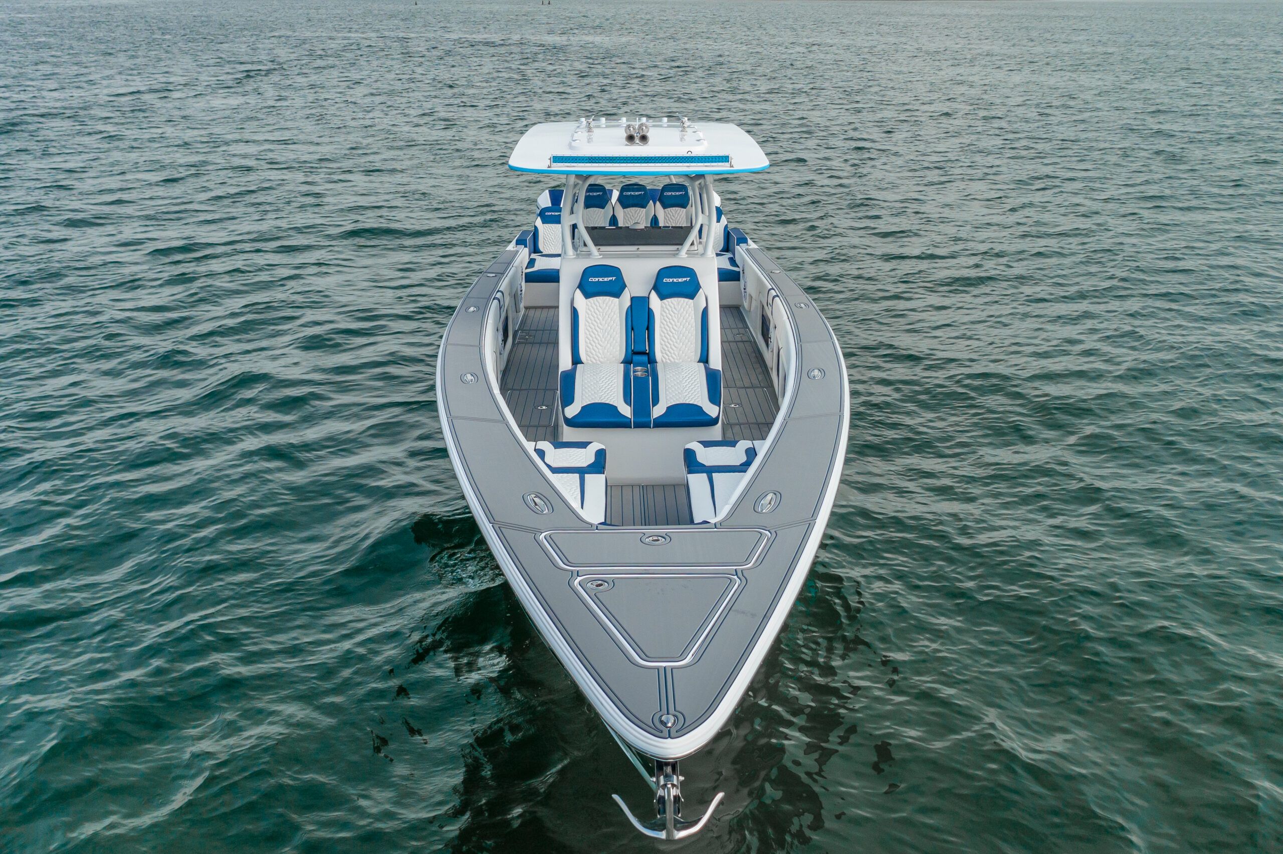 Concept 3900 Open Deck centre console, photo 5