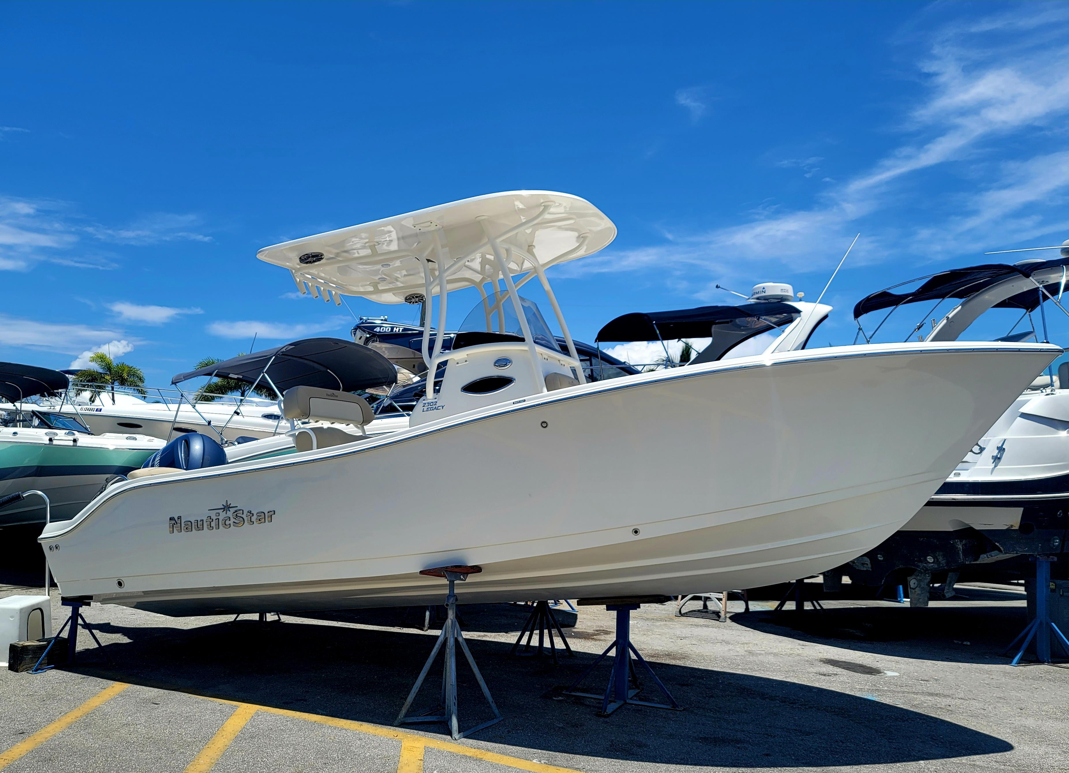 2021 Nautic Star 2302 Legacy