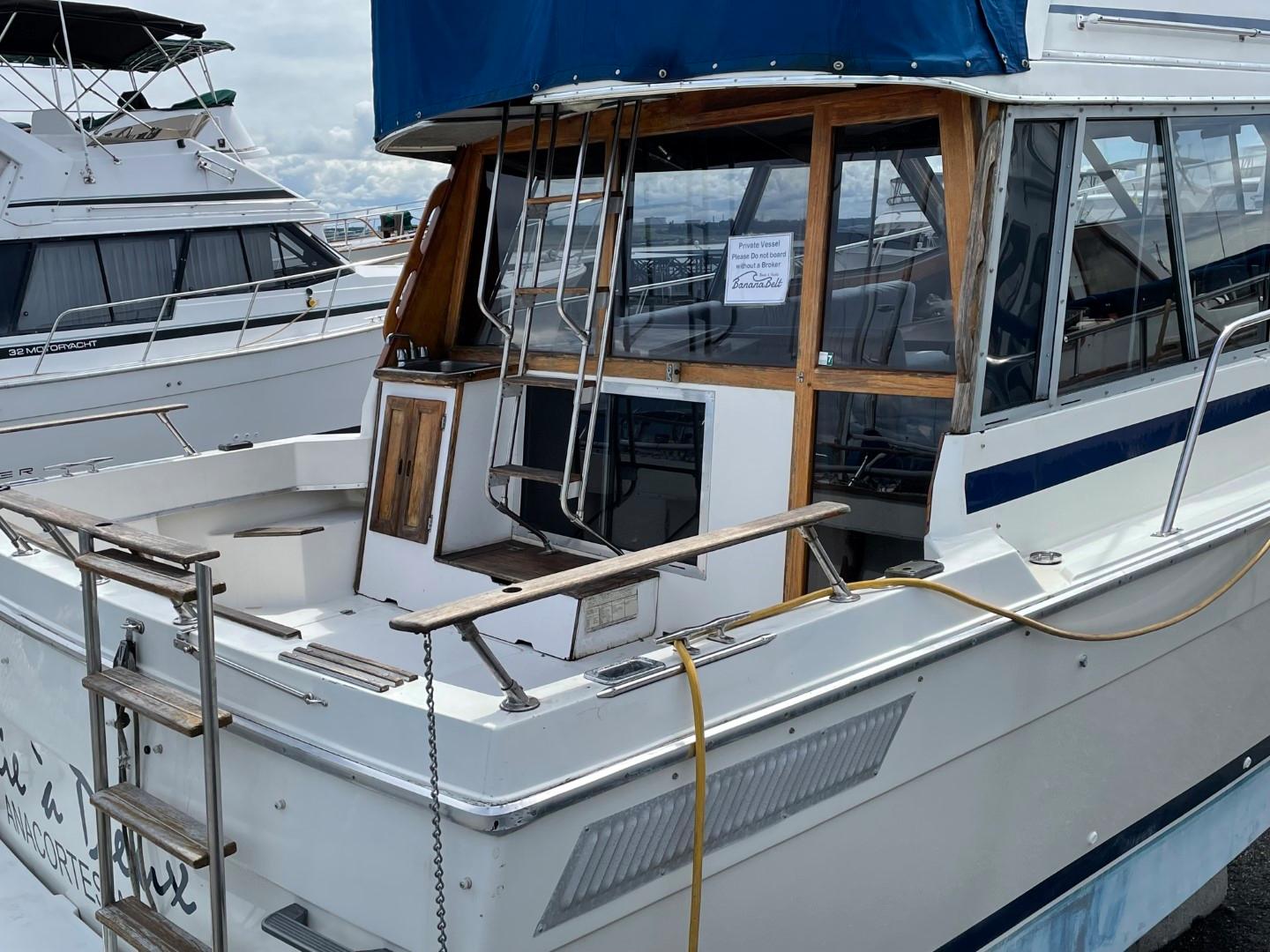 1985 Bayliner 3270
