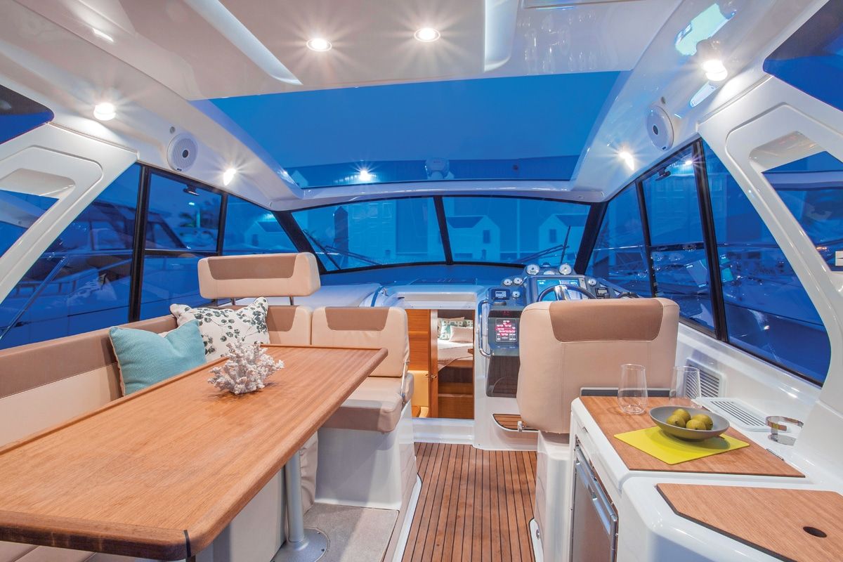2015 Bavaria Yachts Sport 360