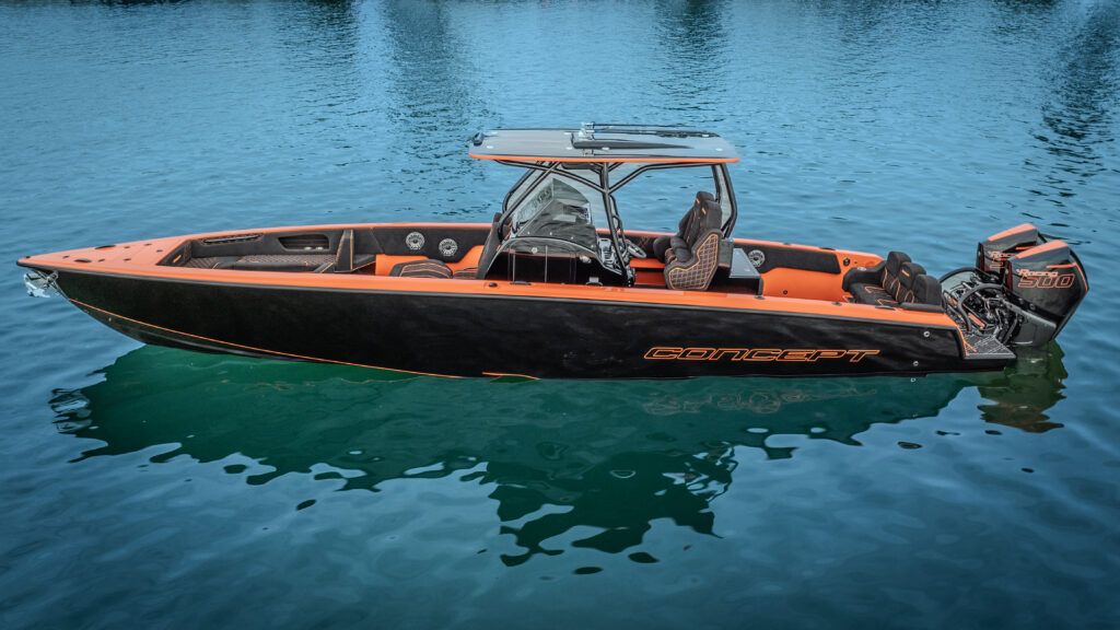 Concept 36 Open Deck centre console