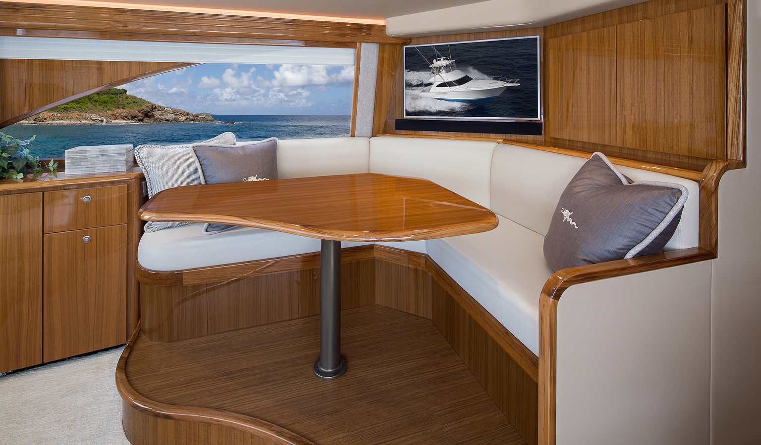 2023 Viking Yachts 44 Convertible 	
