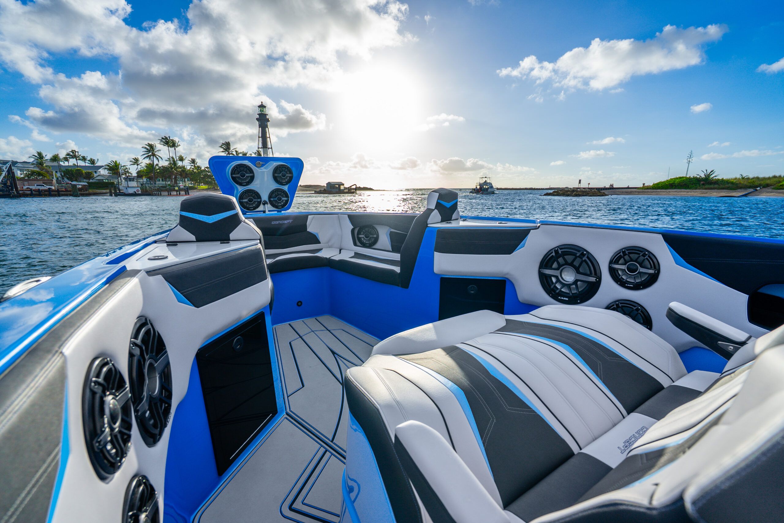 Concept 44 Open Deck centre console, photo 2