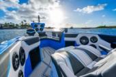 Concept 44 Open Deck centre console, photo 2
