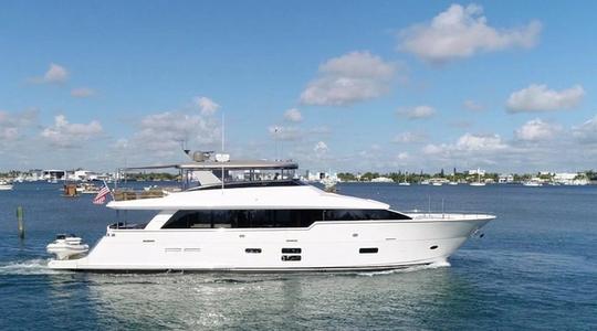 2018 Hatteras Yachts M90 Panacera