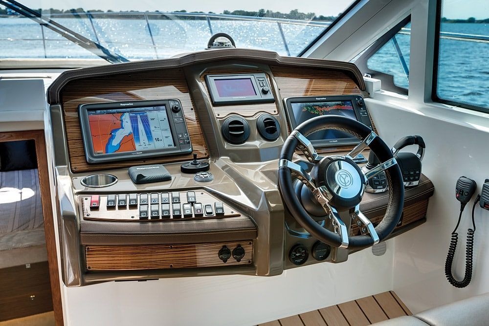 2014 Cruisers Yachts 45 Cantius