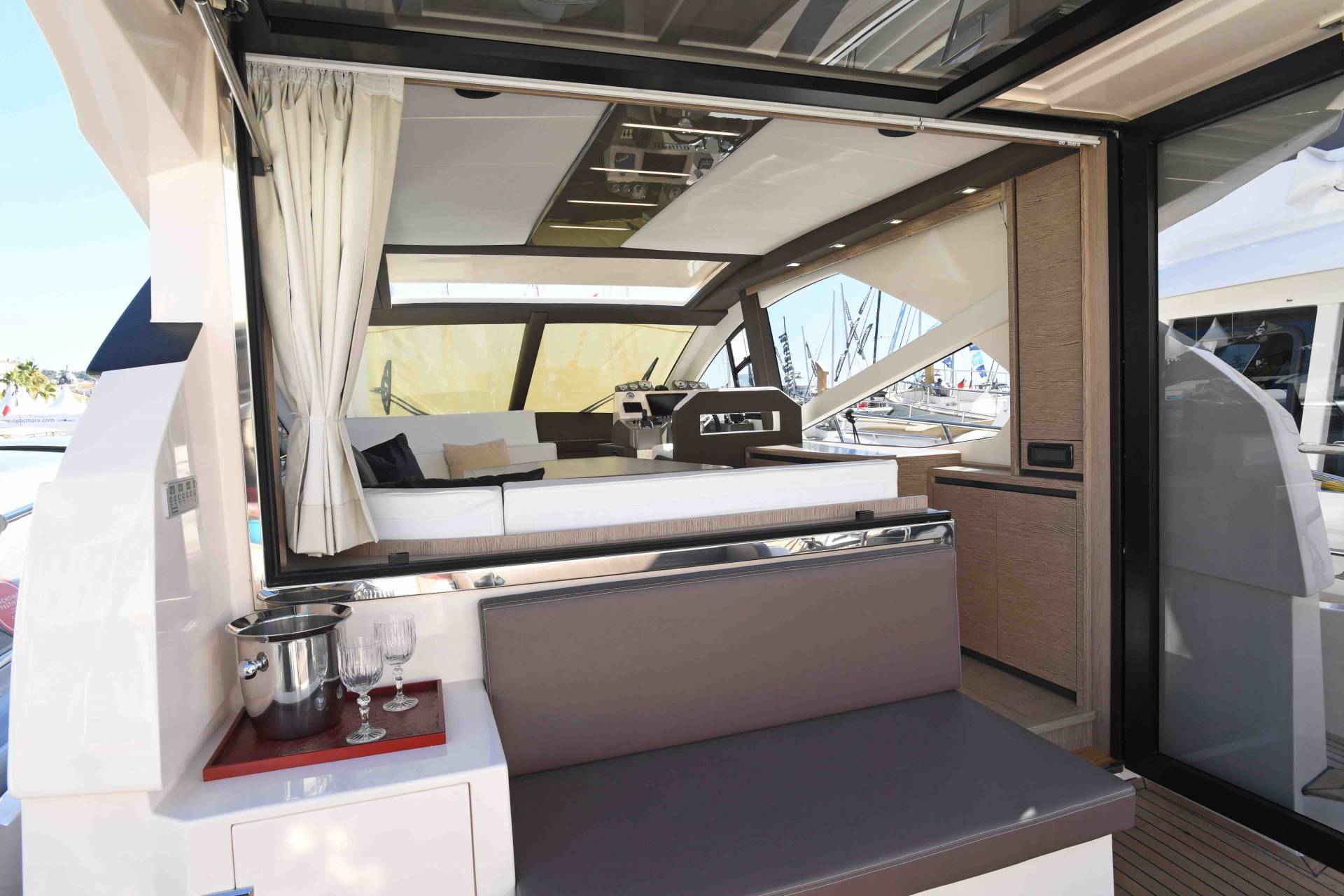 2017 Cayman Yachts S450