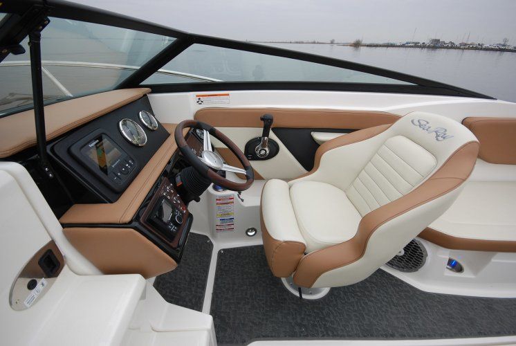 2021 Sea Ray Sun Sport 230