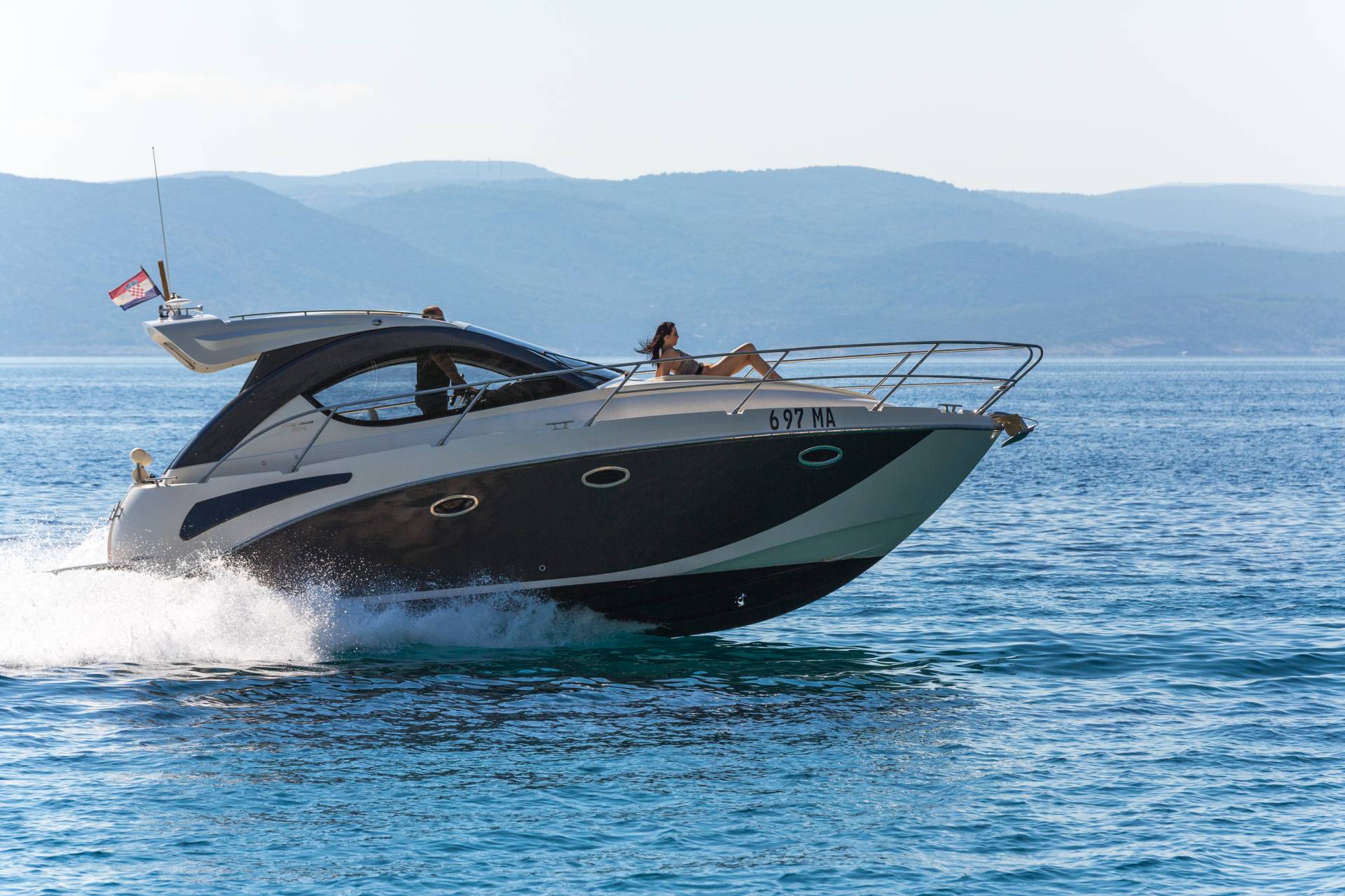 2014 Pearlsea Yachts 31 Hard Top