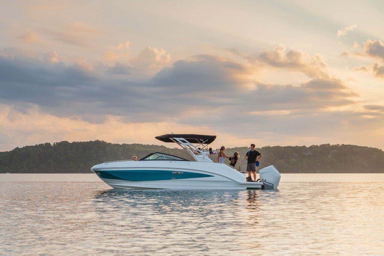 2023 Sea Ray SDX 250 Outboard