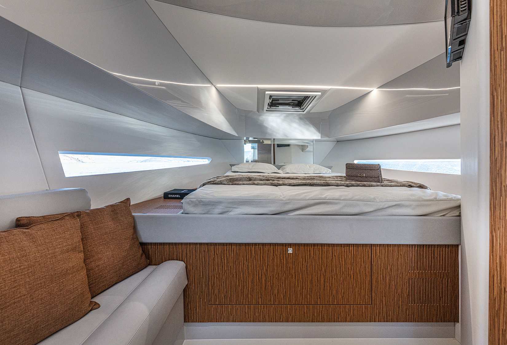 2021 Rio Yachts Daytona 34