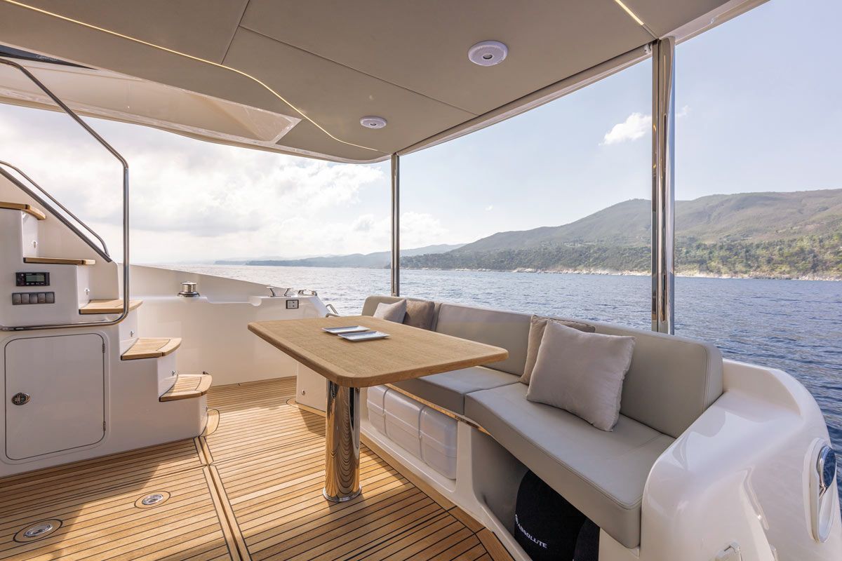 2019 Absolute Yachts 47 FLY