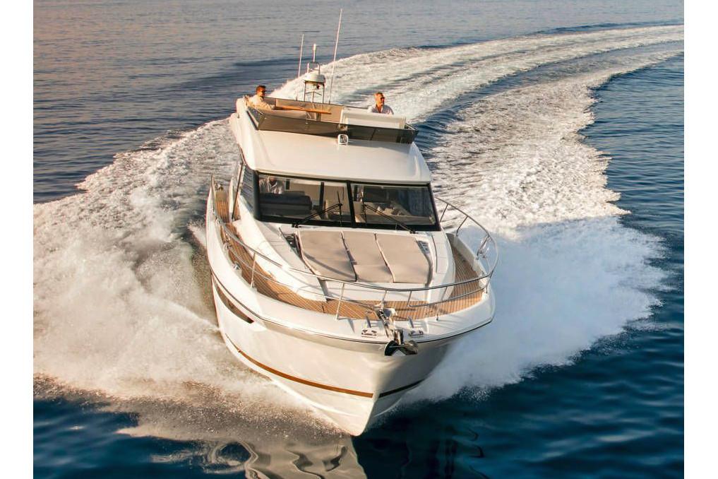 2021 Prestige Yachts 520