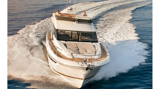 2021 Prestige Yachts 520